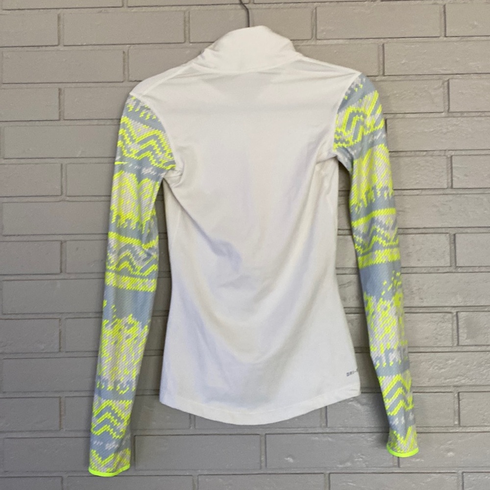 Women's Nike shirt - Picture 2 of 2